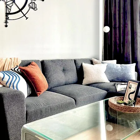 Impress Apartment *